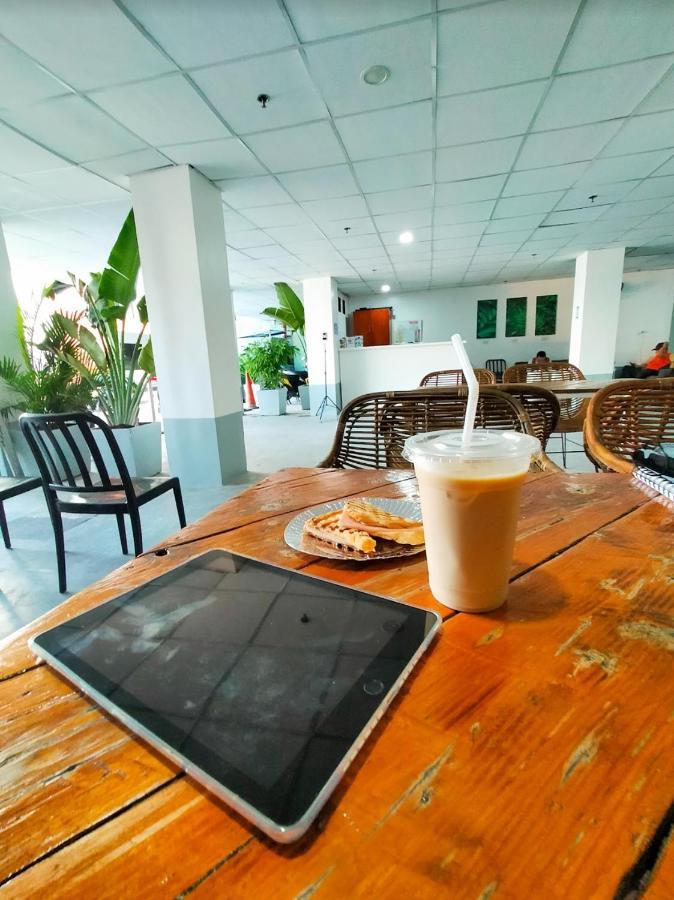 Pasay Centrale Hotel Екстер'єр фото